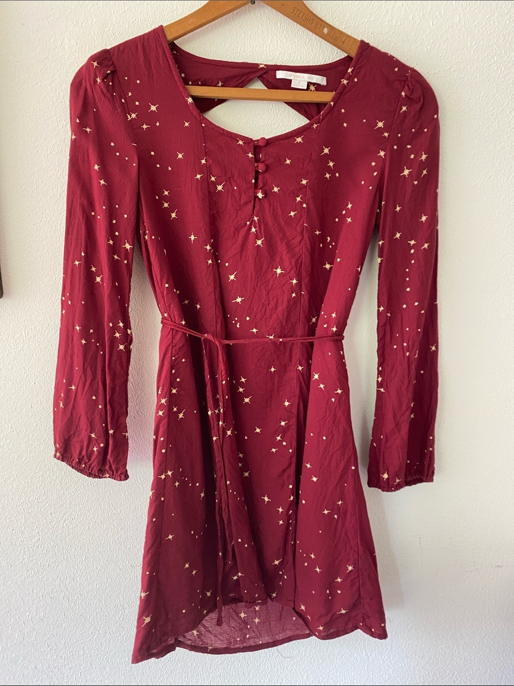 O’Neill Women's Star Print Burgundy Tie-Waist Dress